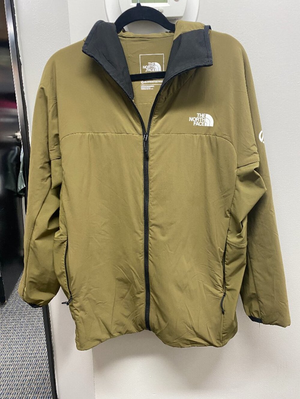 The North Face Summit Series Men's Light Weight Jacket Size L
